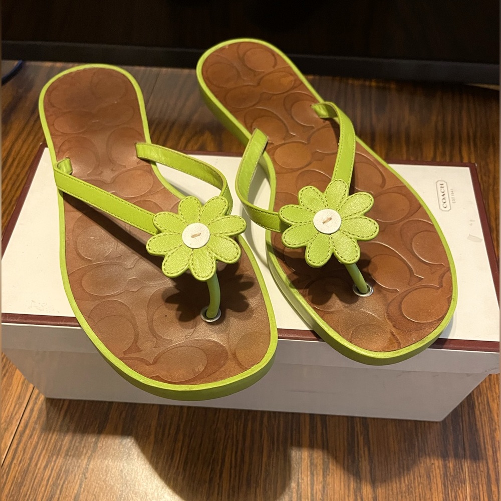 Vintage Coach leather flip flops size 7